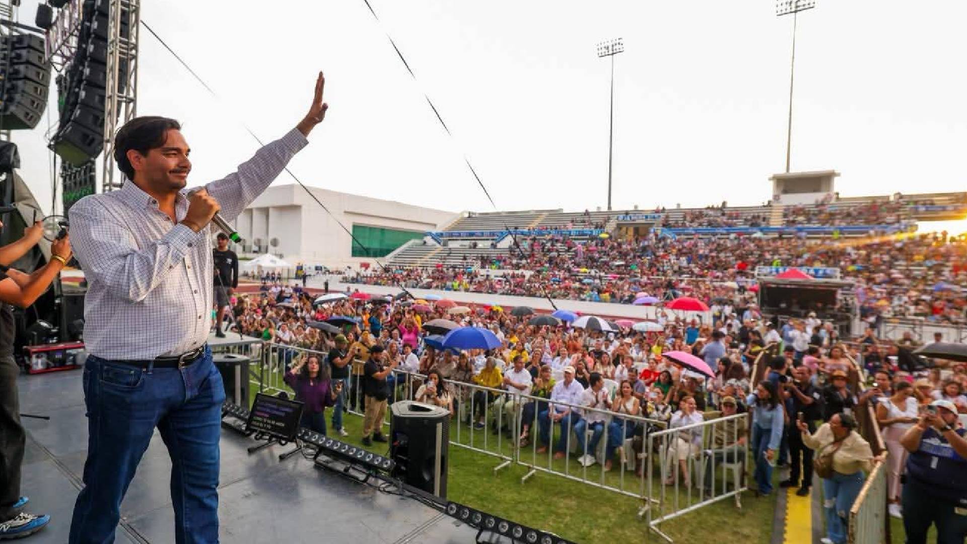 Carlos Peña festeja a mamás reynosenses con concierto de Pandora