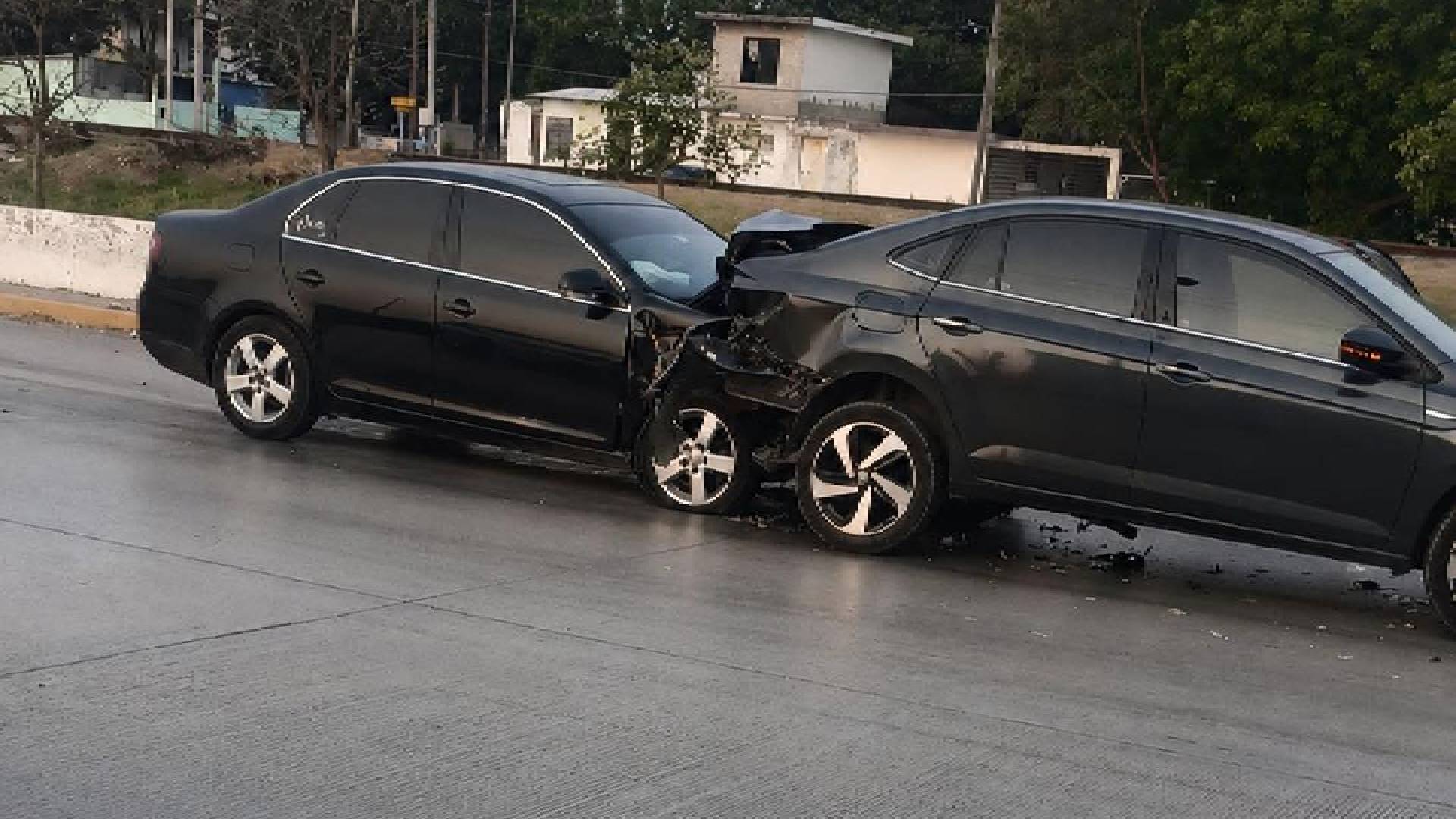 Brutal choque paraliza la avenida Monterrey en Tampico