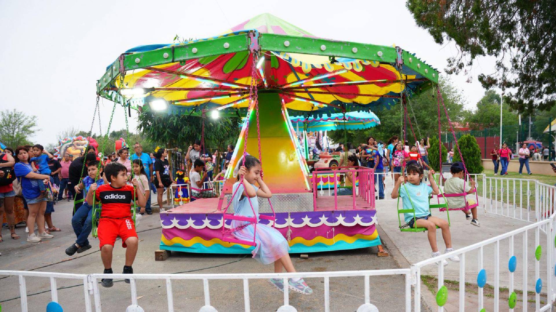 Celebran miles de familias el día del niño en gran festival del sistema DIF  y Gobierno de Nuevo Laredo