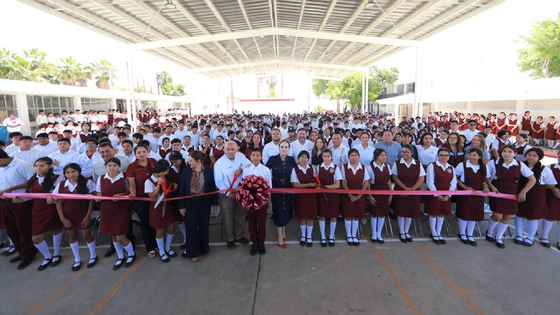 Impulsa Carmen Lilia Canturosas infraestructura educativa en preescolar, Primaria y Secundaria