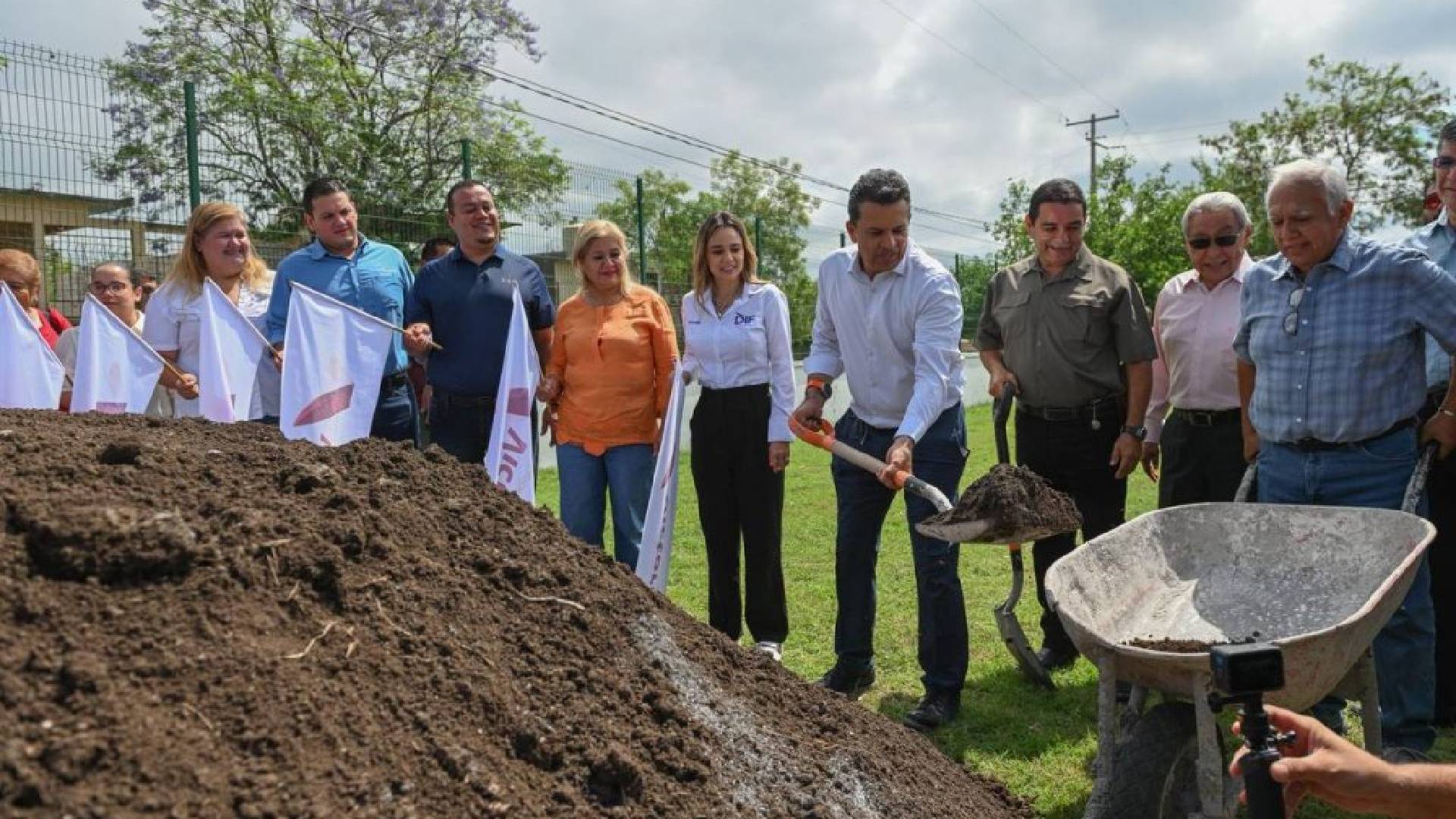 Lalo Gattás arranca remodelación de parque de softbol en la Miguel Alemán