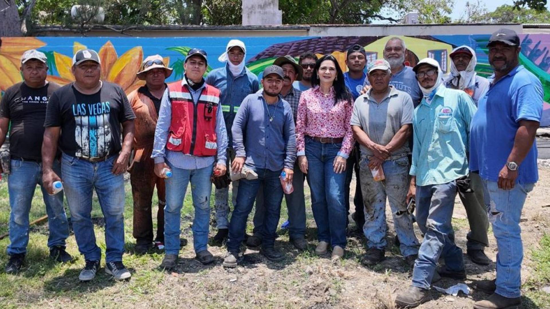 Mónica Villarreal mejora condiciones laborales de trabajadores eventuales en Tampico