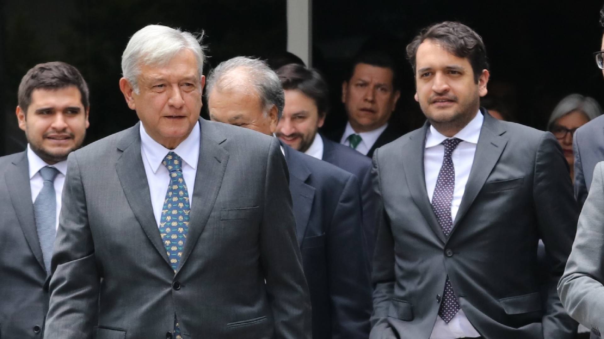 Hijo de AMLO renuncia a Morena para buscar diputación