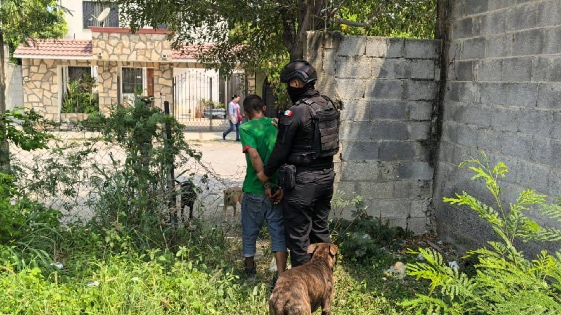 Detienen a hombre armado tras ingresar a domicilio en Victoria
