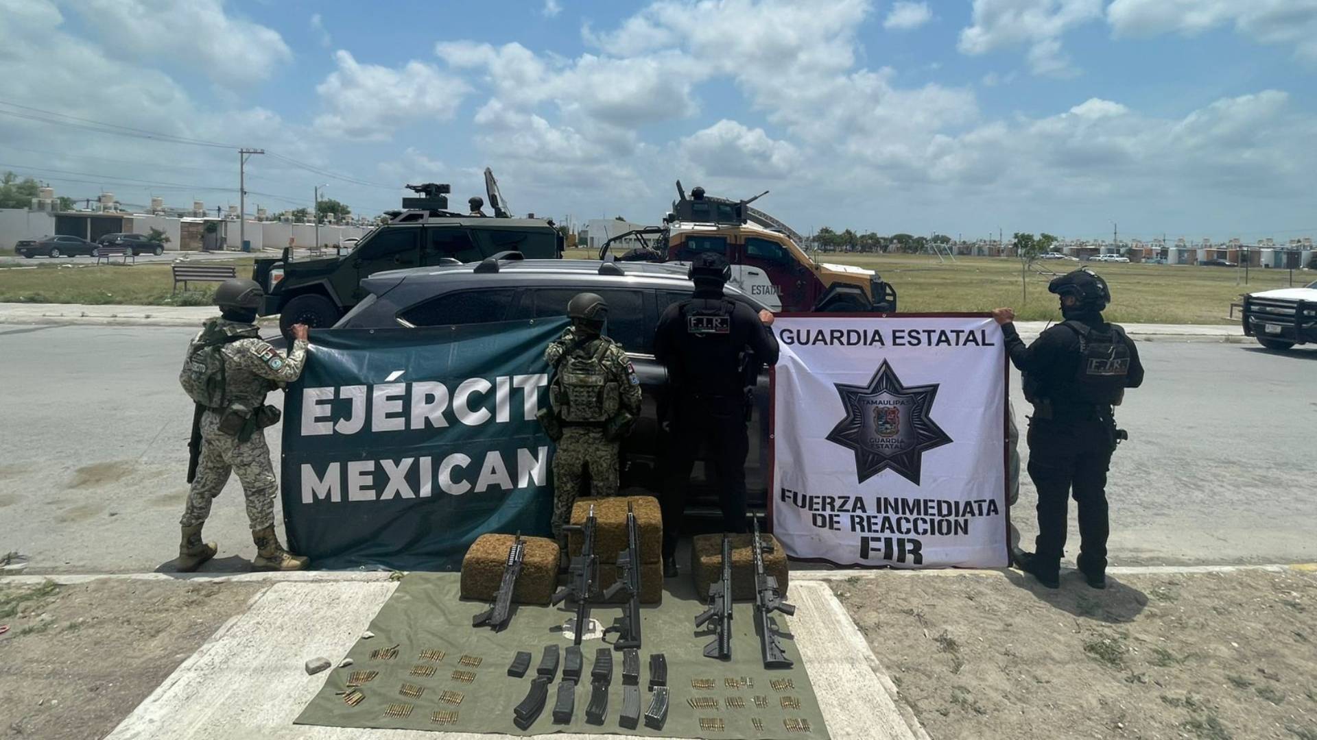 Aseguran camioneta robada con armamento y 35 kilos de marihuana en Matamoros