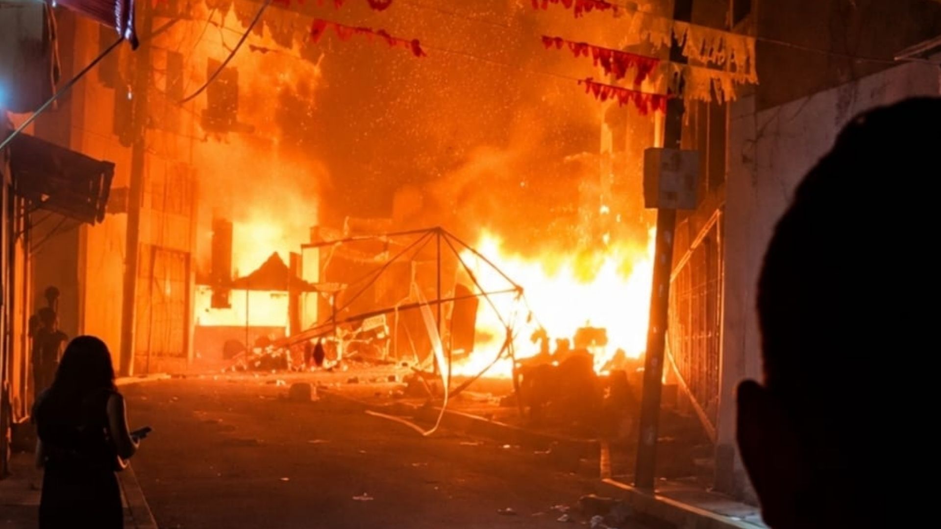 Explota tanque de gas por pirotecnia en fiesta patronal