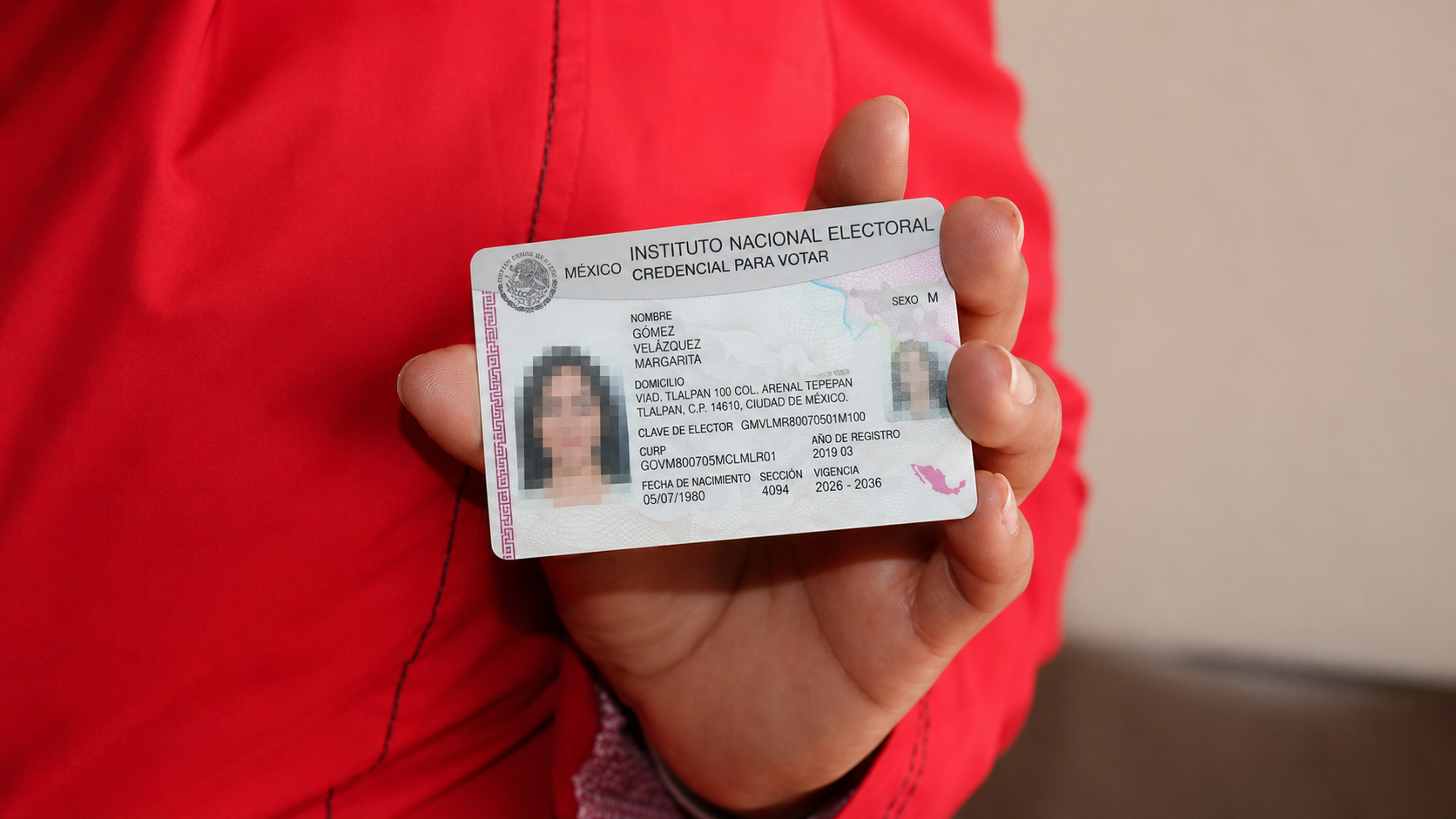 INE presenta nueva credencial para votar con 25 candados de seguridad