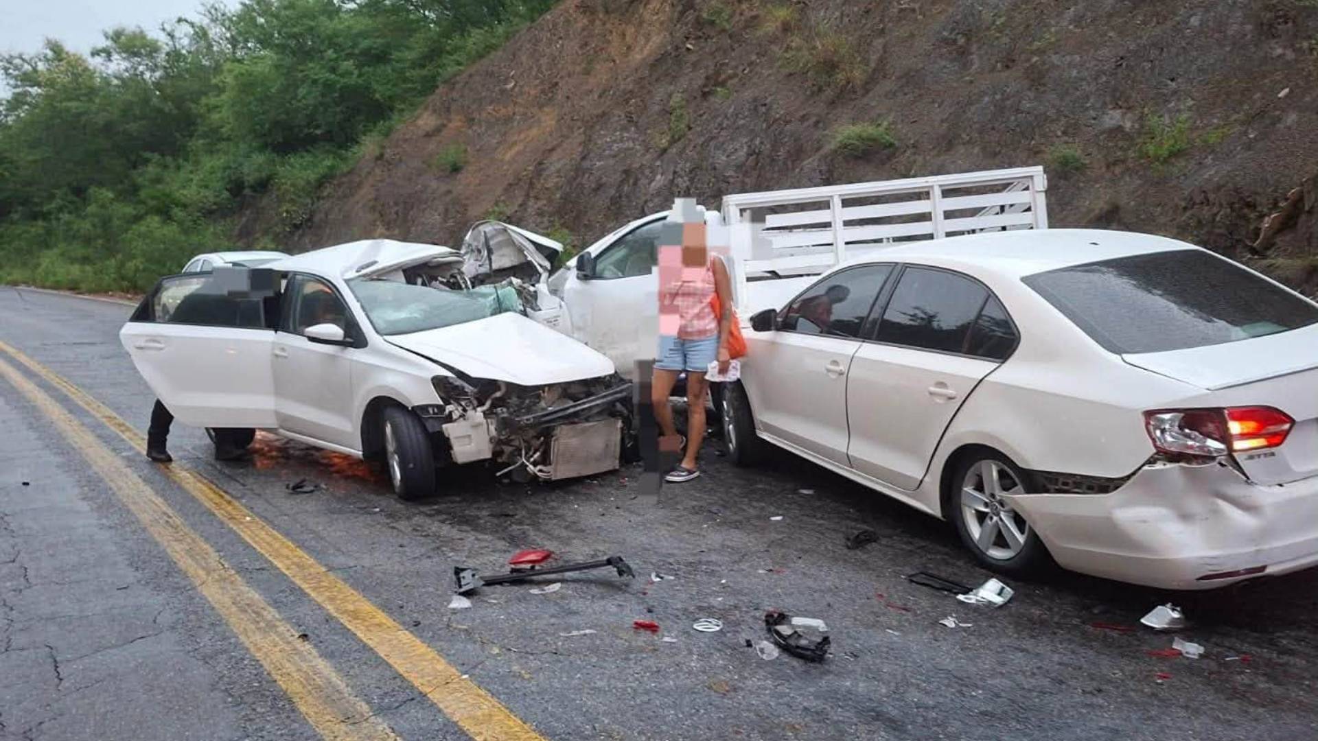 Trágico choque deja 10 lesionados y un muerto en Hidalgo