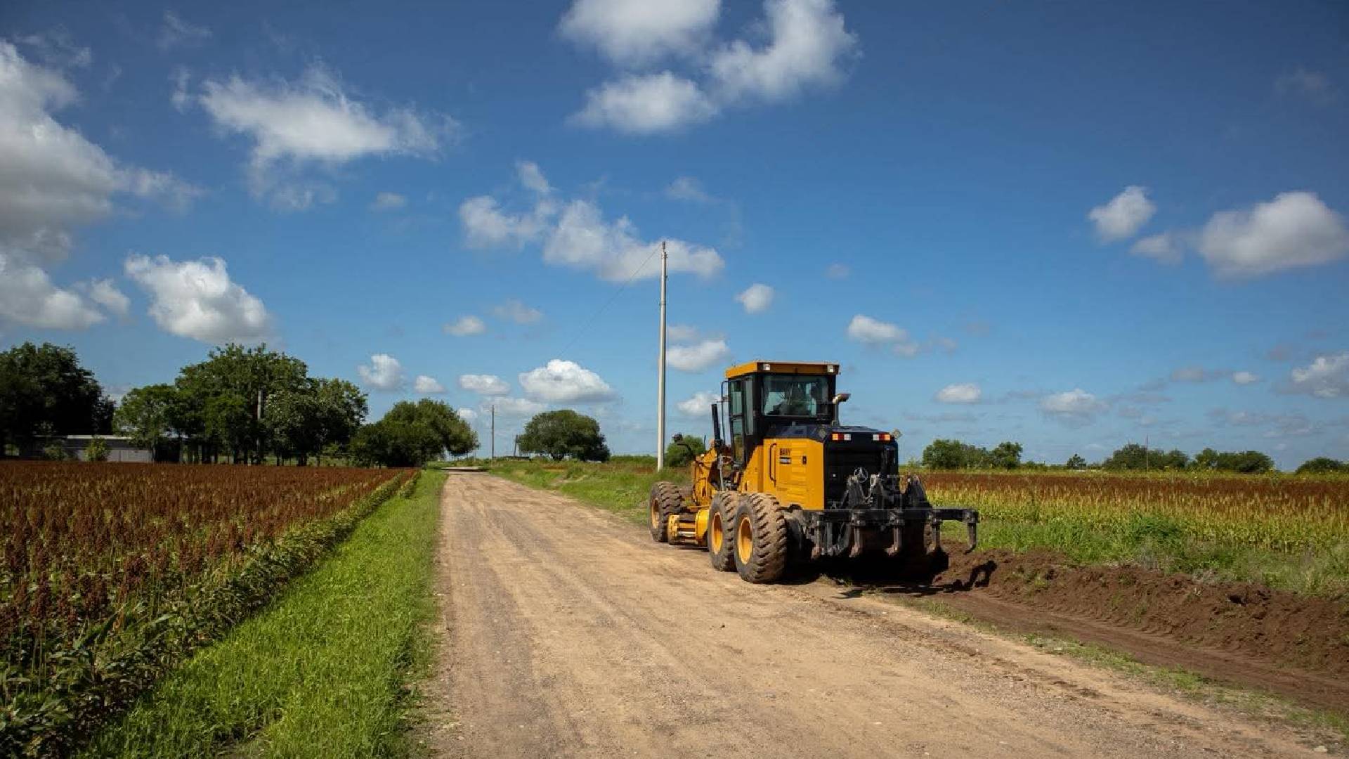 Gobierno de Beto Granados mejora caminos rurales en los ejidos Ranchitos y Vanguardia
