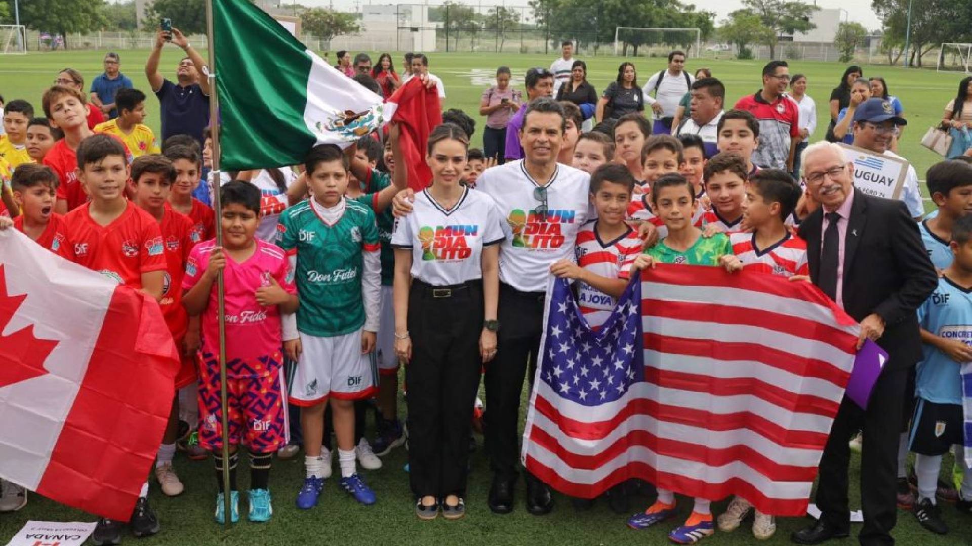 Lucy y Lalo Gattás inauguran el Mundialito DIF Victoria