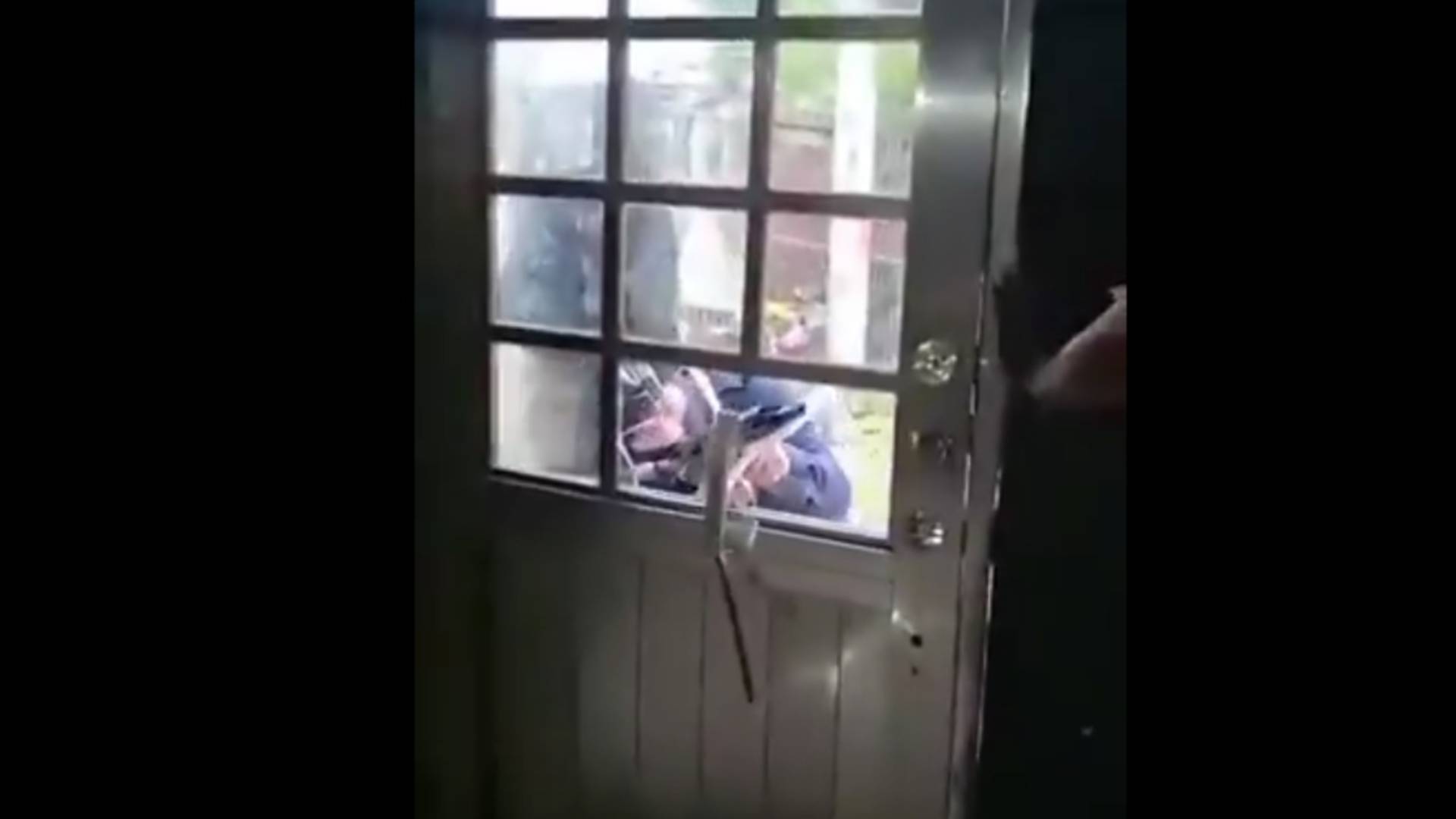 Desaparecen a periodista tras irrupción de hombres armados a su domicilio