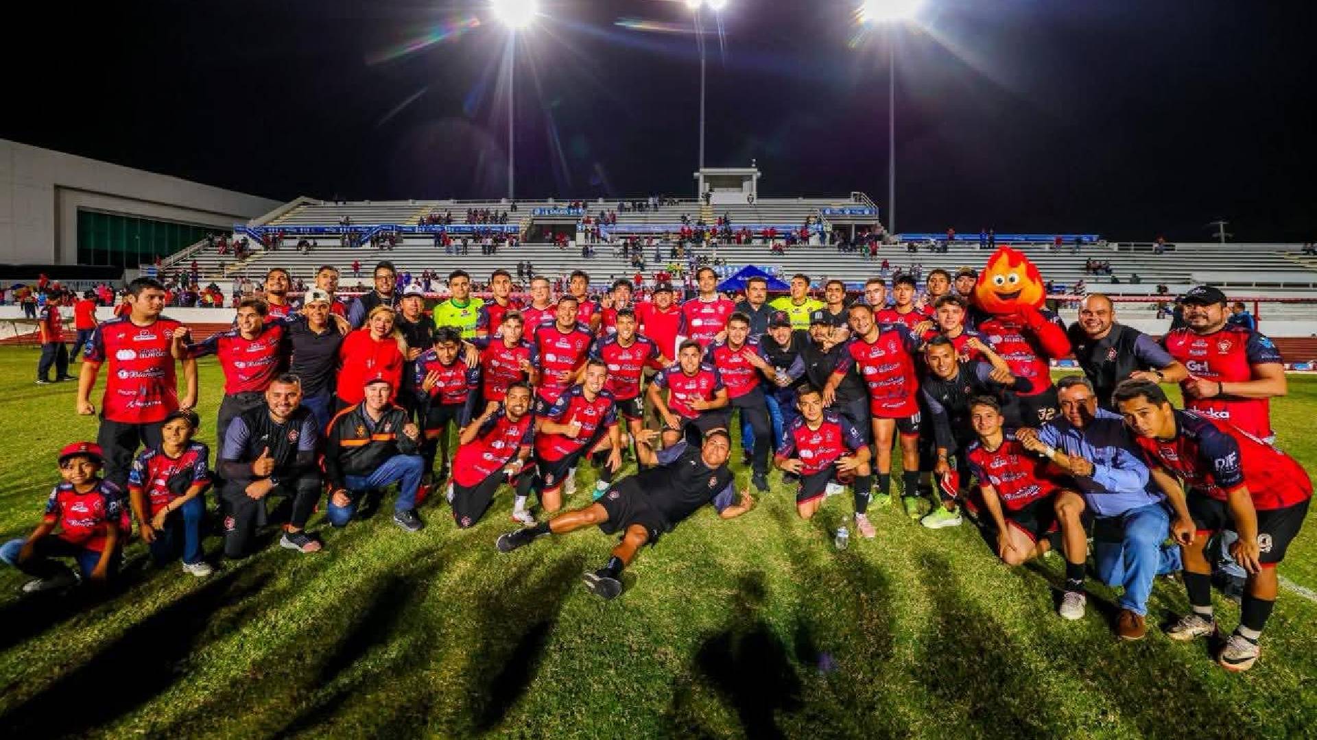 Carlos Peña refrenda apoyo al futbol profesional en Reynosa