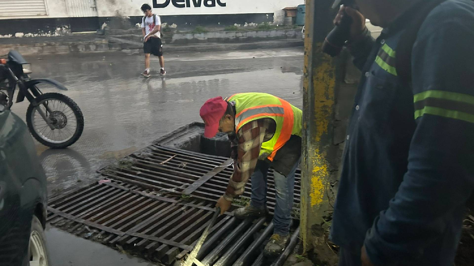 Gobierno de Reynosa repara infraestructura pluvial y plazas públicas