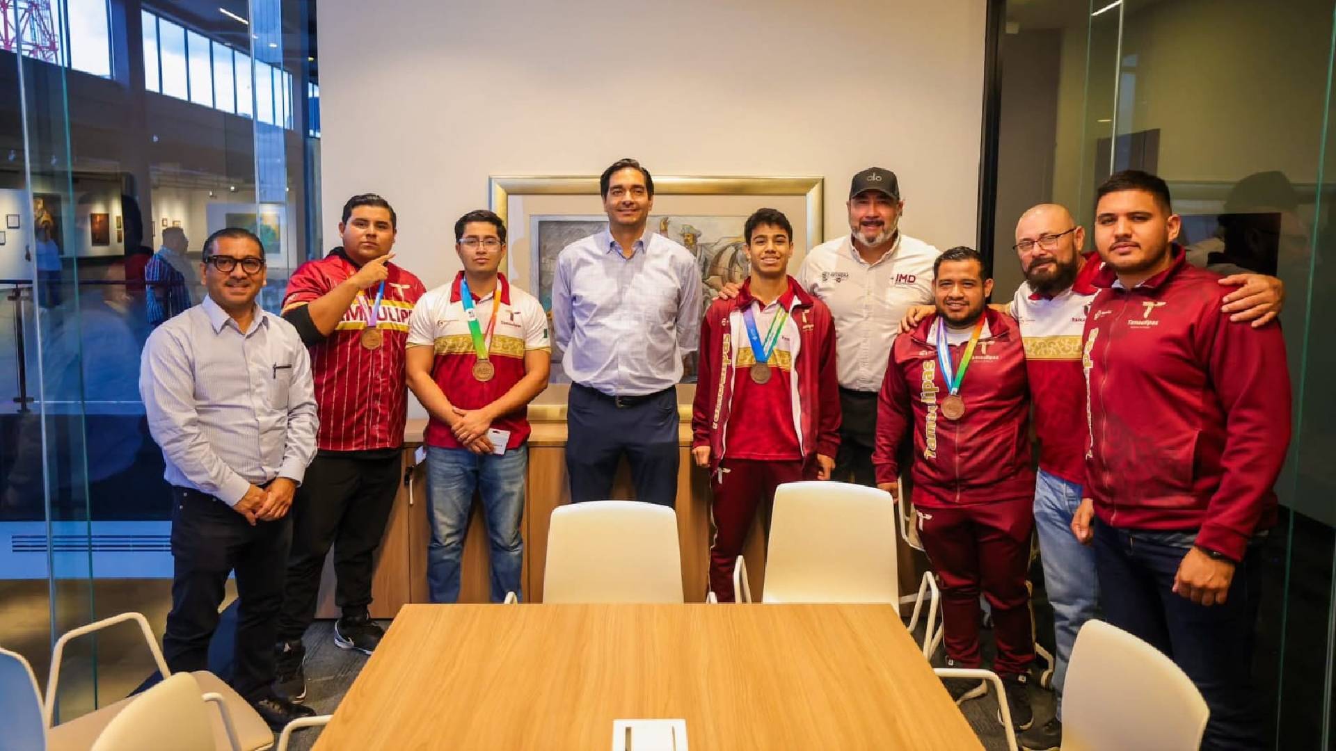 Carlos Peña Ortiz reconoce a medallistas de la CONADE 2026