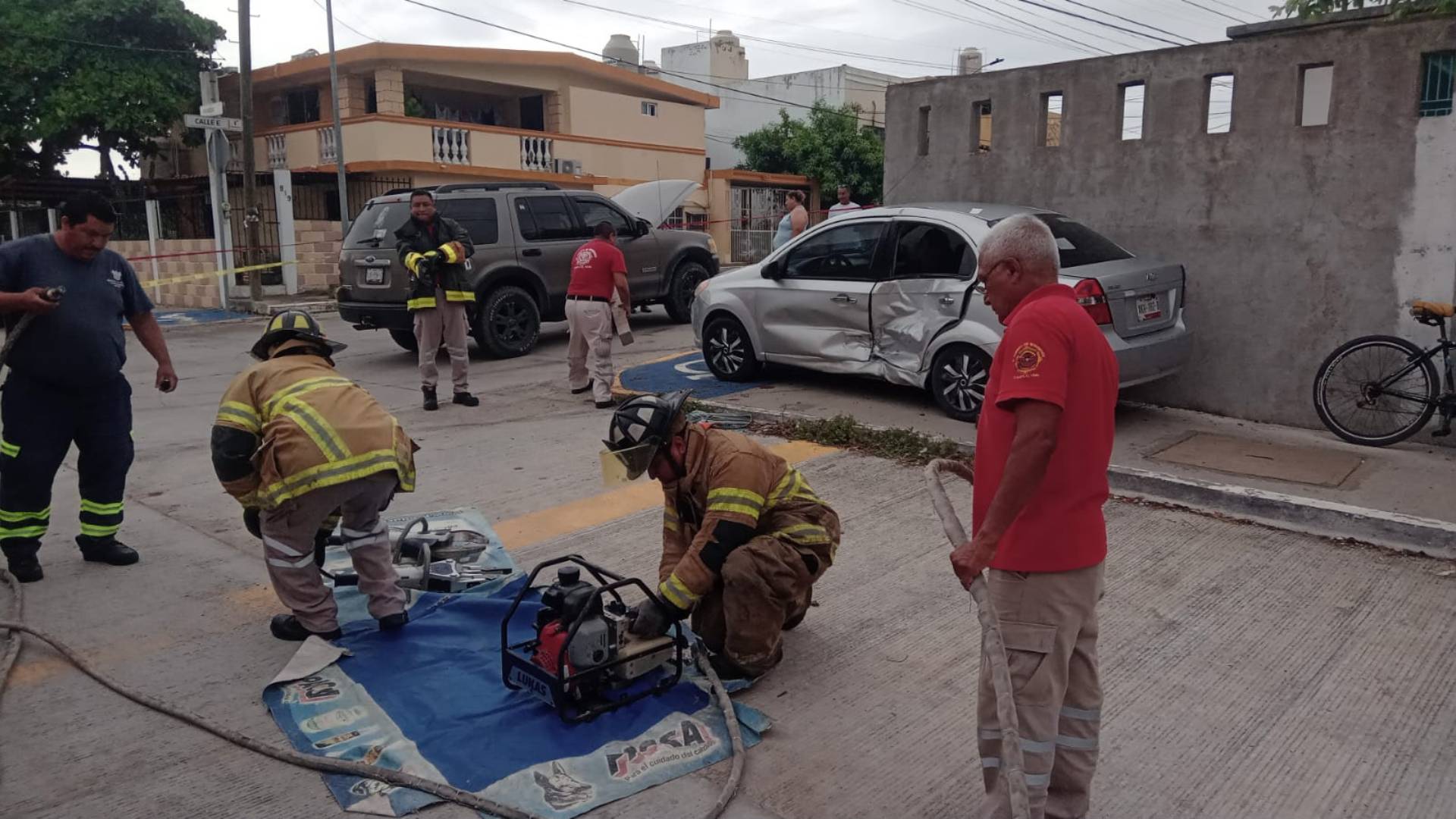 Brutal choque deja a una persona prensada en Tampico