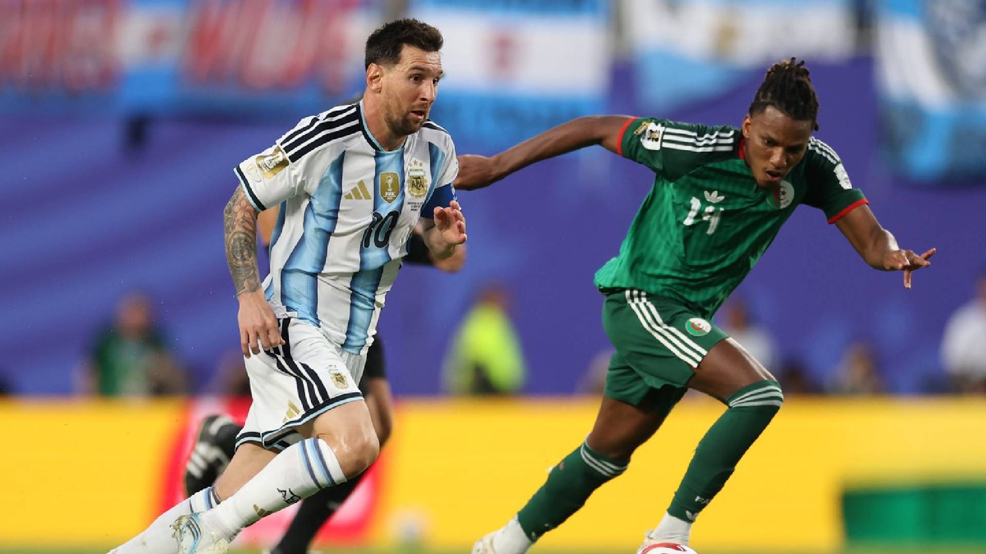 Argentina gana con triplete de Messi ante Argelia en el Mundial