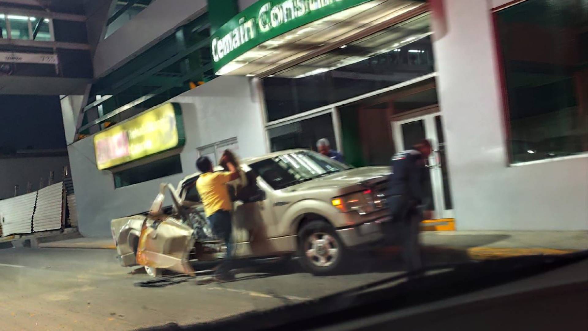 Brutal choque frente a Hospital deja varios lesionados en Tampico