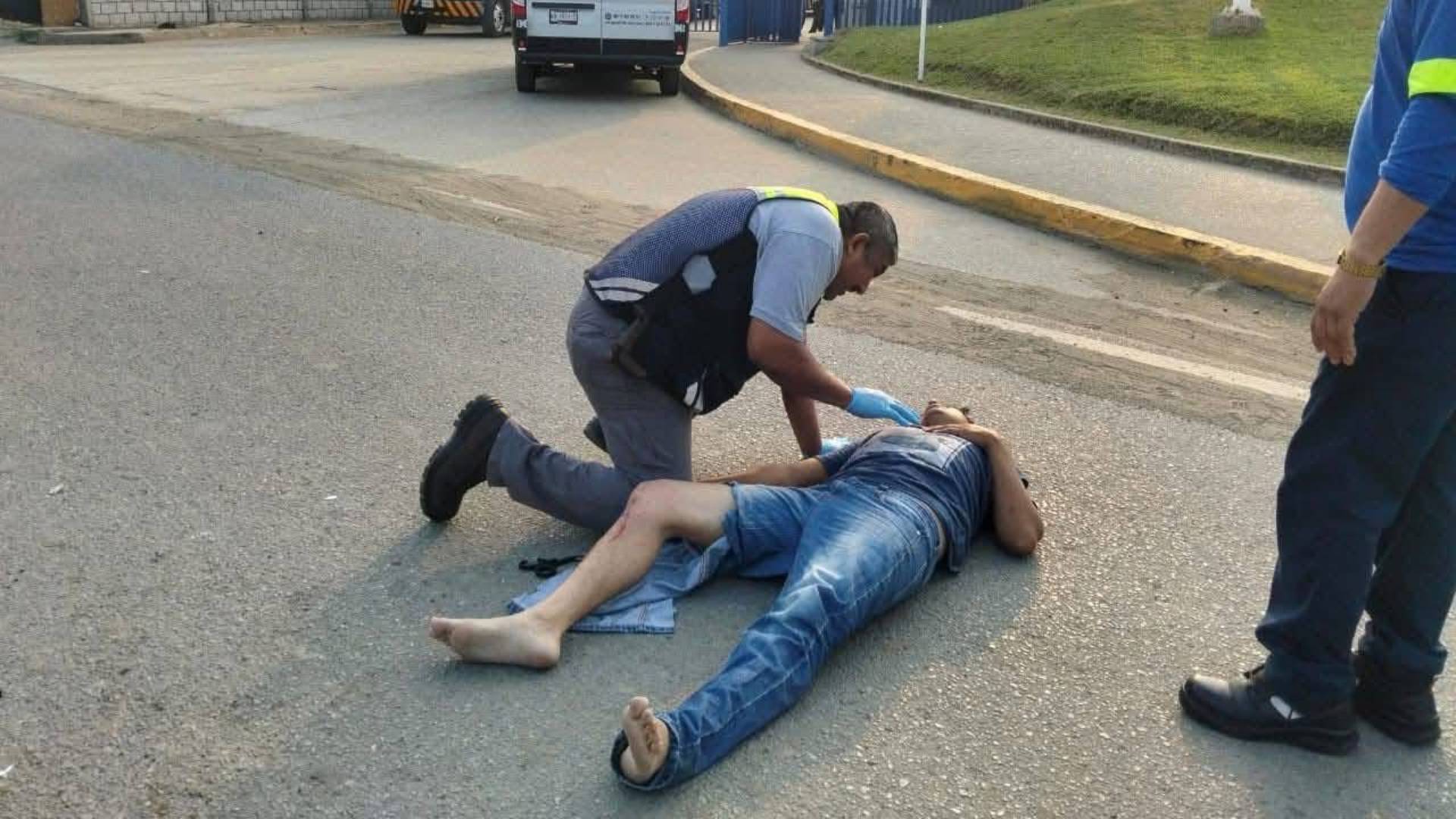 Motociclista sale volando tras fuerte choque en Altamira