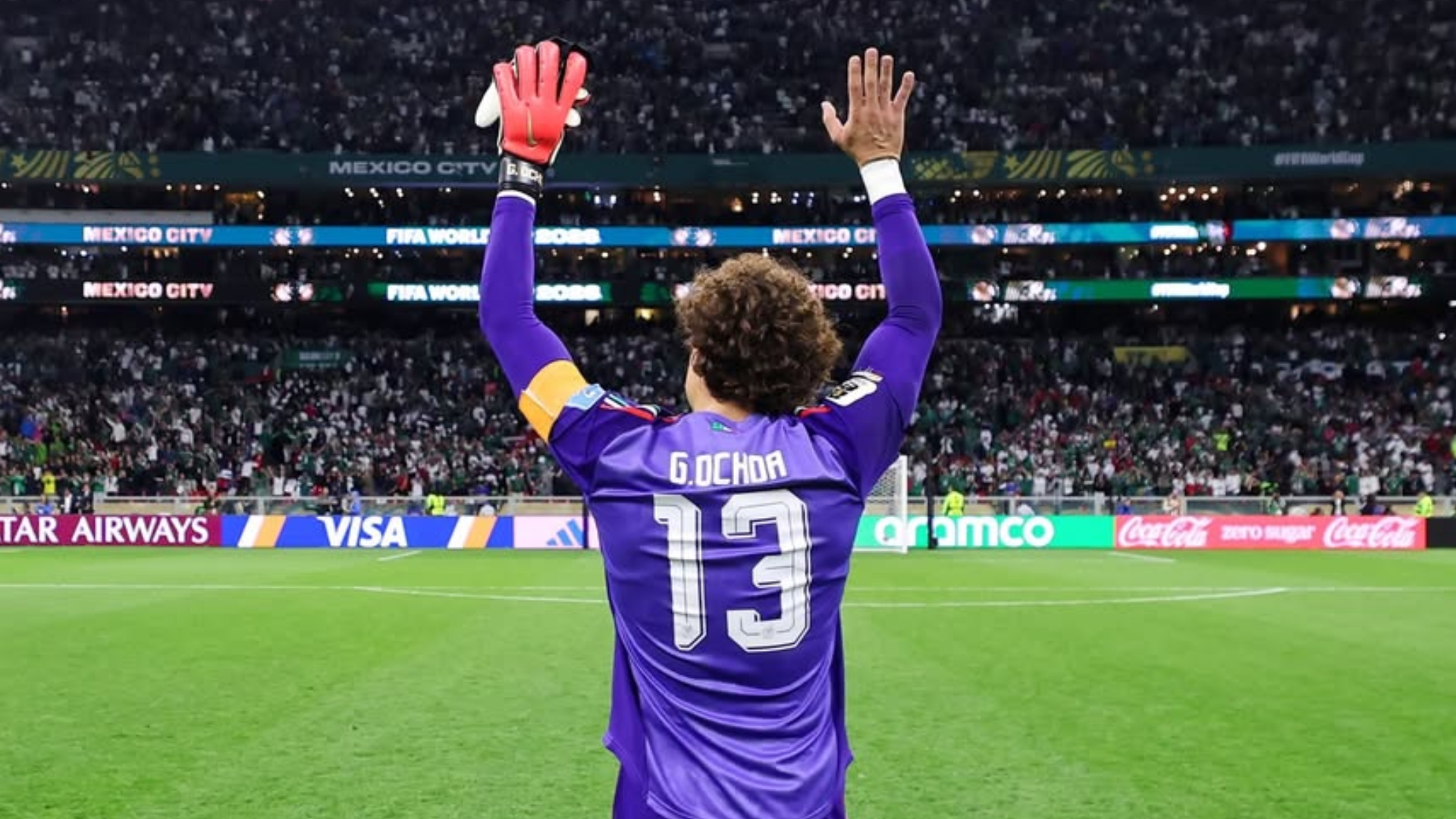 Guillermo Ochoa se despide del fútbol entre ovaciones