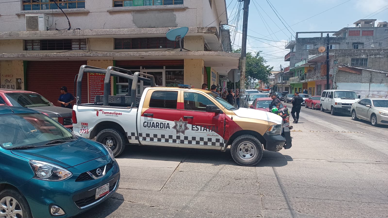 Muere hombre tras desplomarse en pleno centro de Tampico