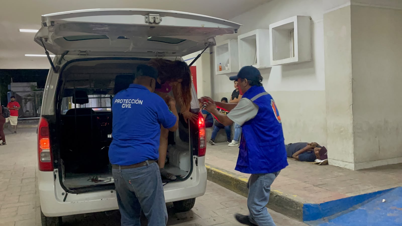 Entre la vida y la muerte se debate motociclista tras fuerte accidente en la carretera Mante–Valles