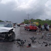 Choque provoca cierre parcial en la carretera Villa Manuel-González