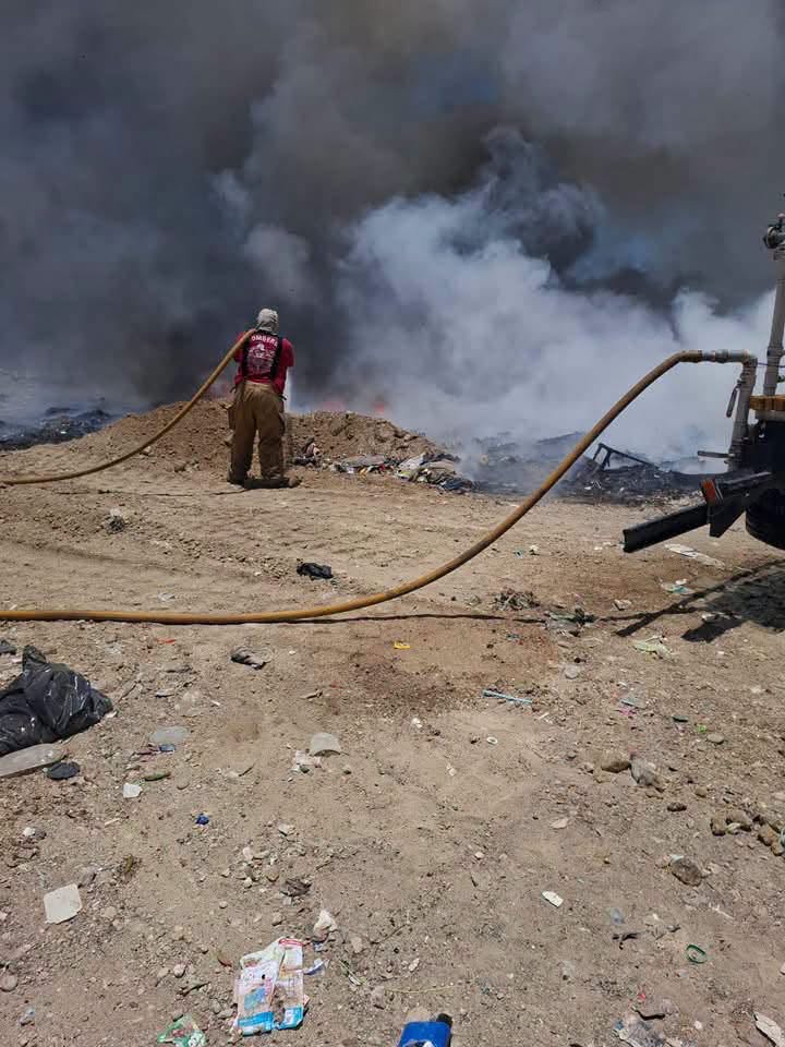 Fuerte incendio consume el Relleno Sanitario de Ciudad Victoria