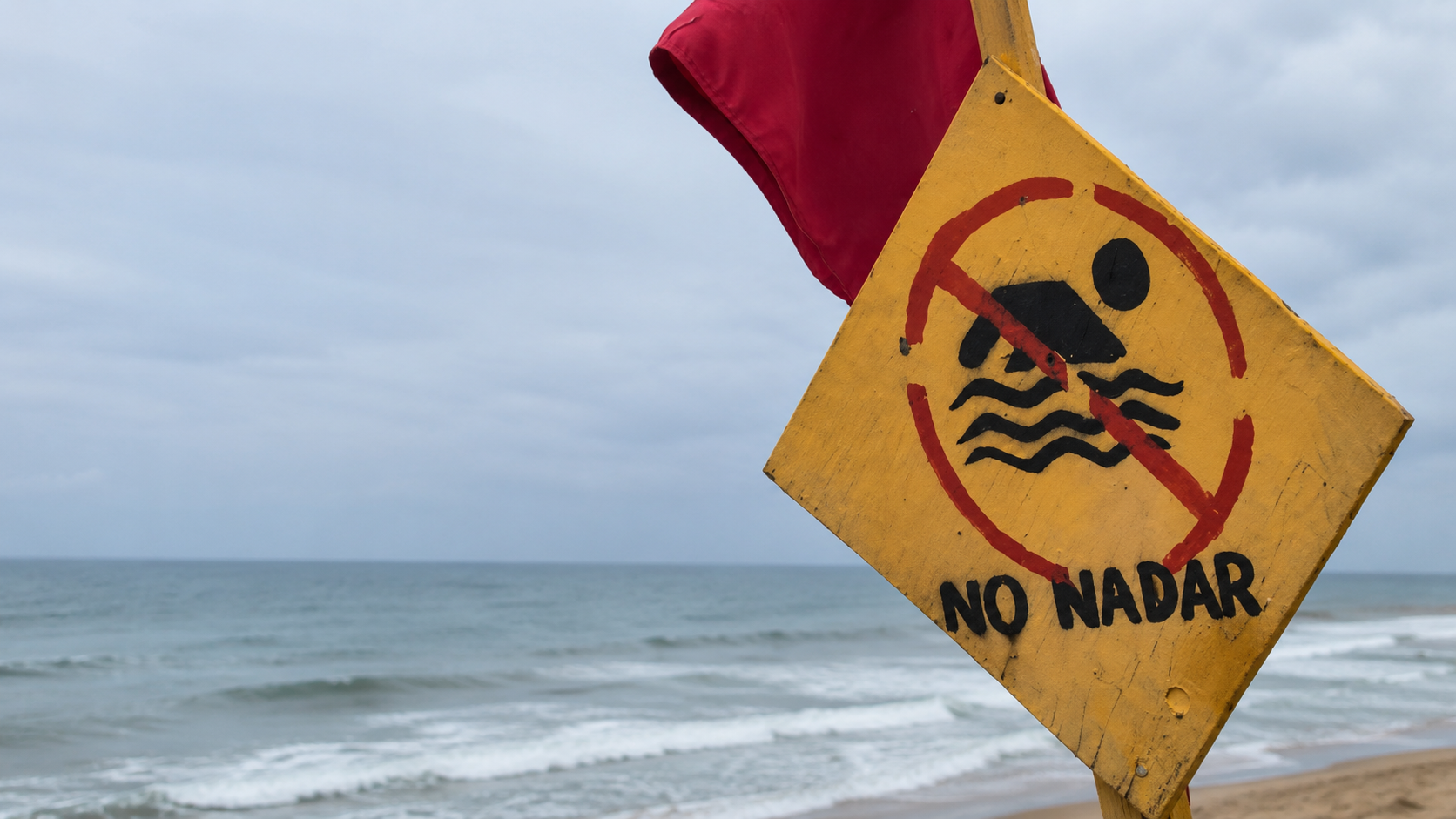 Cofepris alerta por cinco playas NO aptas para vacacionistas