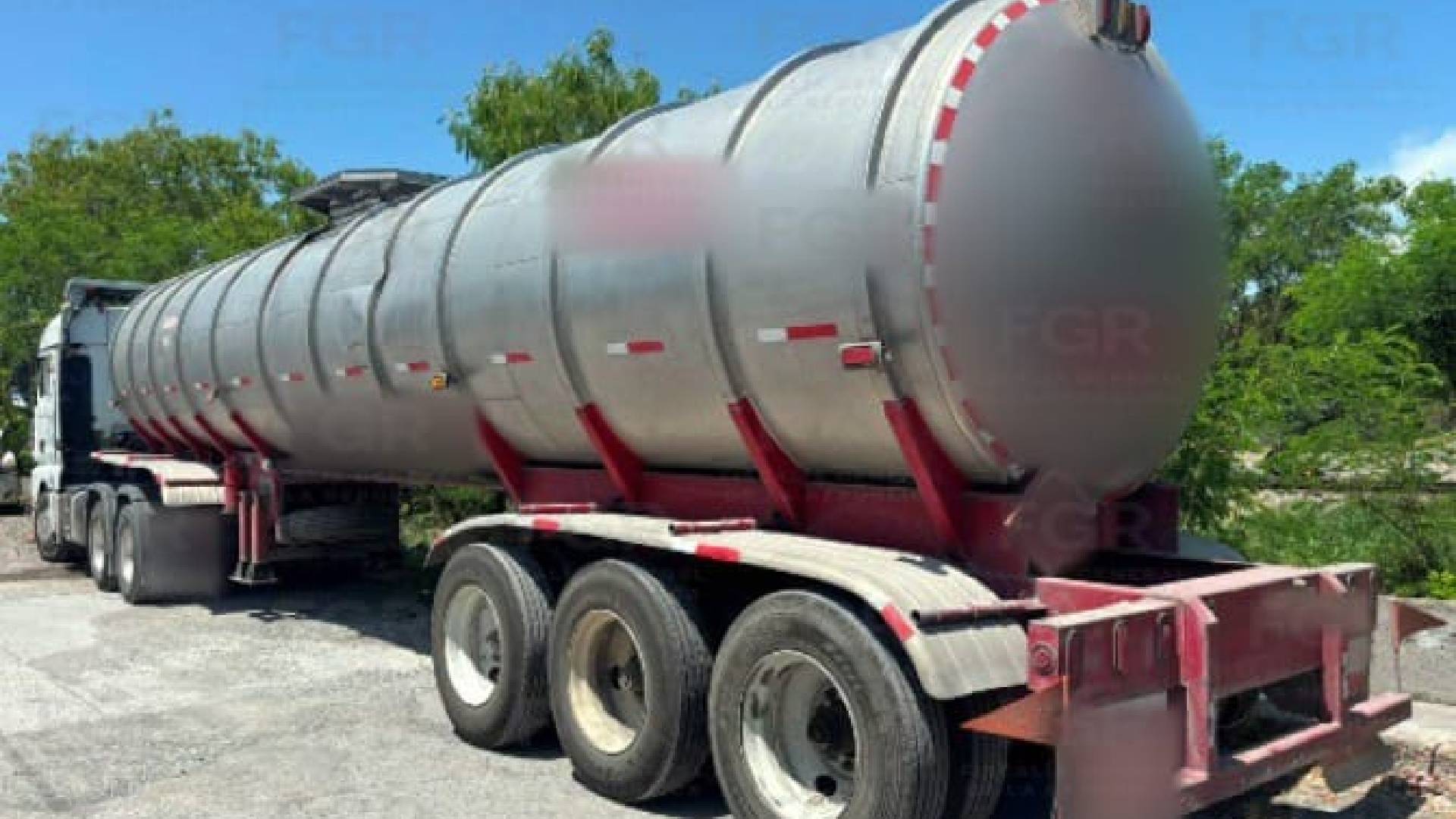 Cae con más de 31 mil litros de hidrocarburo en Tula