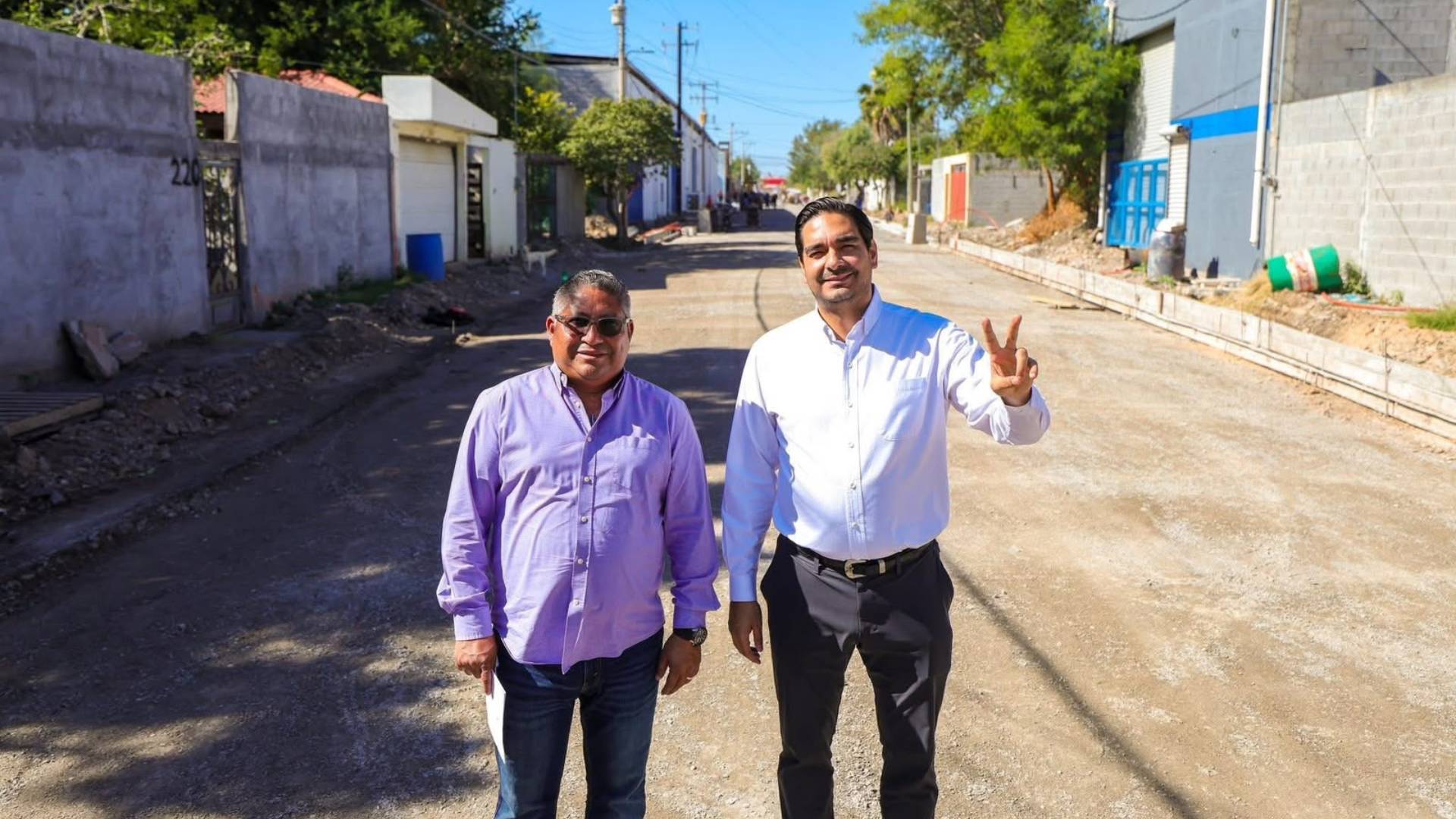 Eduardo López Arias supervisa rehabilitación de pavimento en la colonia Lampacitos de Reynosa