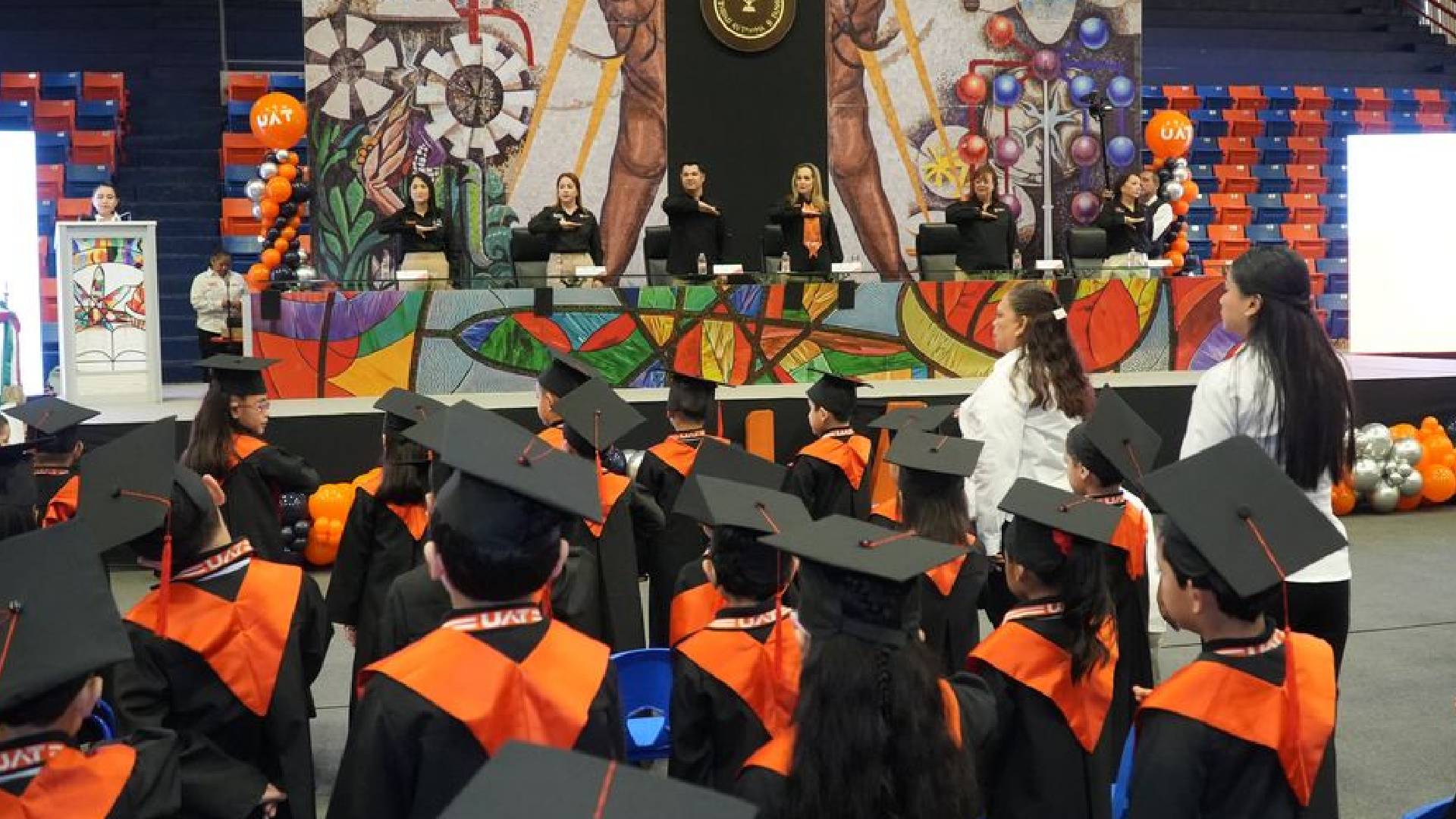 Familia UAT celebra graduación de niñas y niños de los CENDI y CDIN