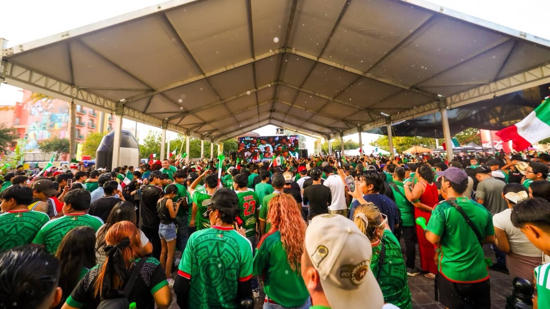 Reynosa celebra triunfo de México sobre Ecuador en Fan Zone