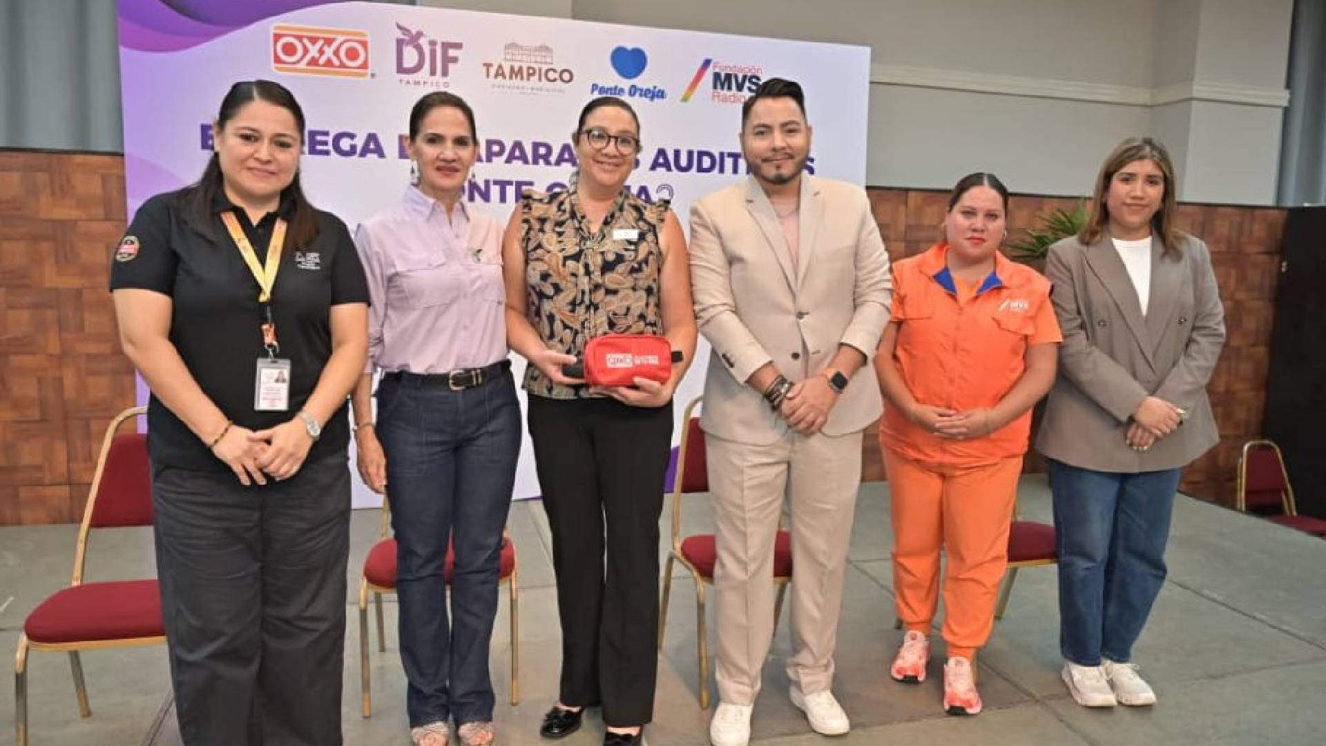 DIF Tampico entrega 120 auxiliares auditivos en alianza con Fundación Ponte Oreja y OXXO