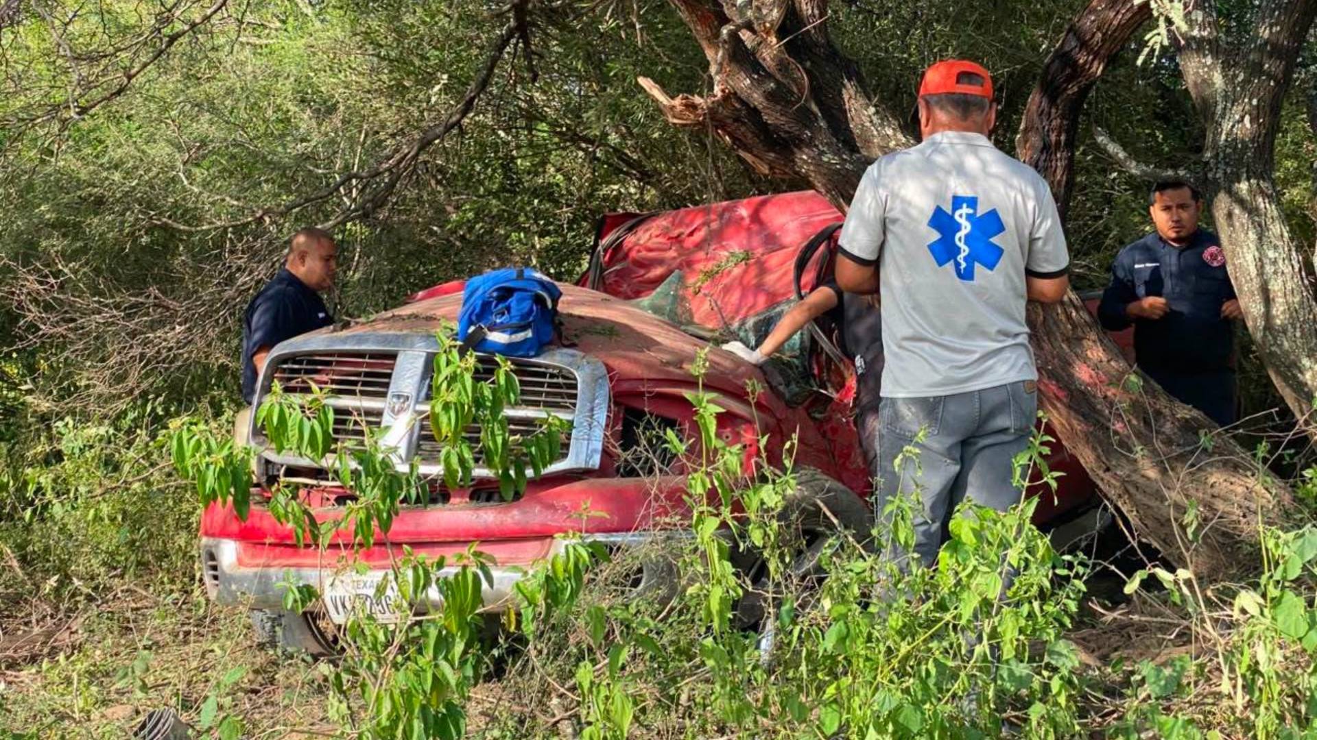 Conductora muere tras volcadura en la carretera Victoria-Matamoros