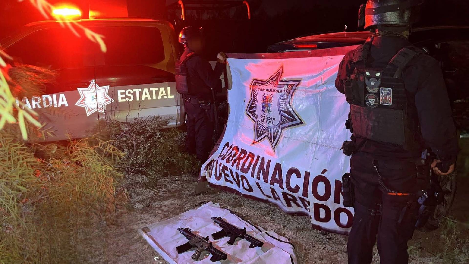 Abandonan camioneta con armas largas en Nuevo Laredo