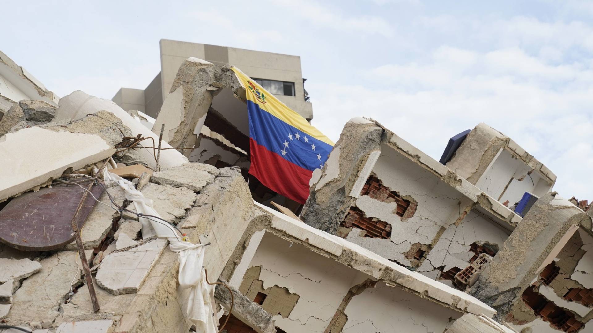 Sube a 3 mil 899 la cifra de muertos por terremotos en Venezuela