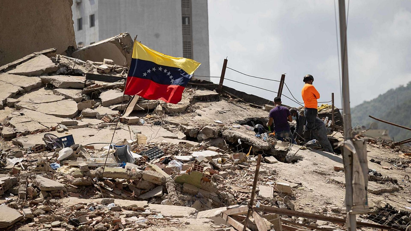 Sube a 5 mil 346 la cifra de muertos por terremotos en Venezuela