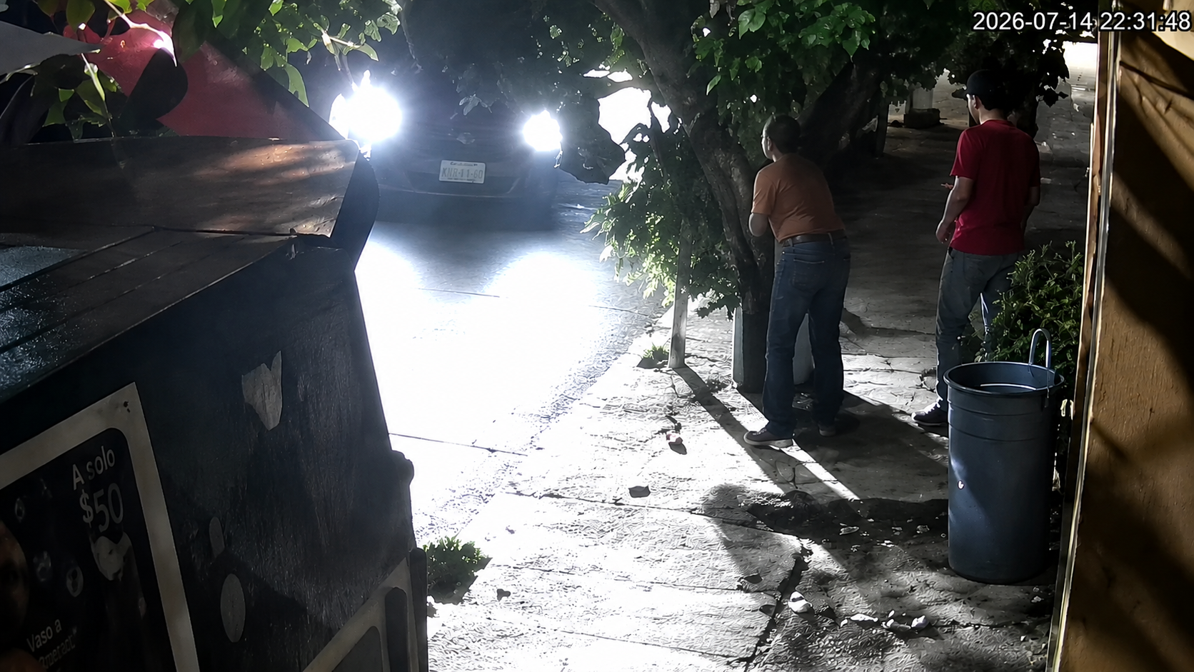 Hombre intenta atropellar a su expareja en Monterrey