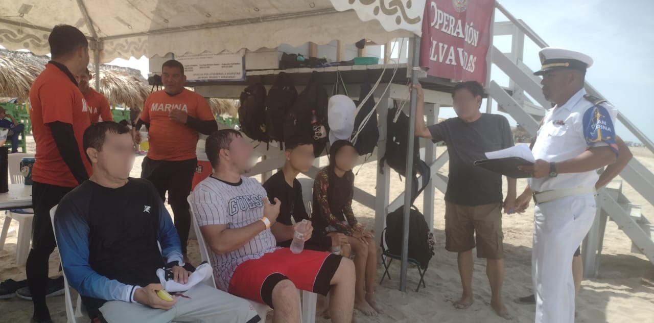 Rescatan a cuatro personas en Playa Miramar
