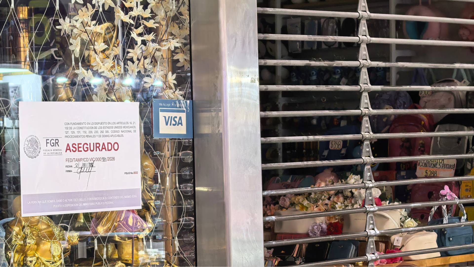 Aseguran dos establecimientos tras cateos en Plaza Grand Campestre