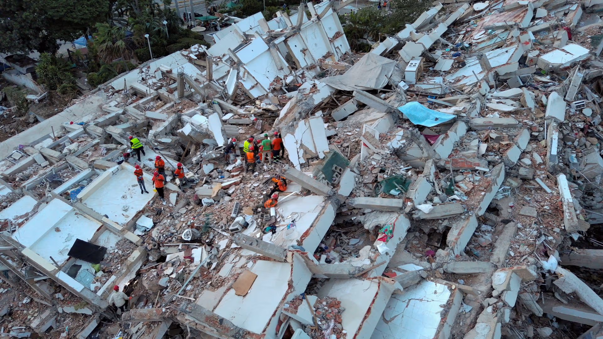 Sube a 2 mil 595 la cifra de muertos por terremotos en Venezuela
